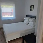 Jezynowa 20 公寓式酒店 3*
