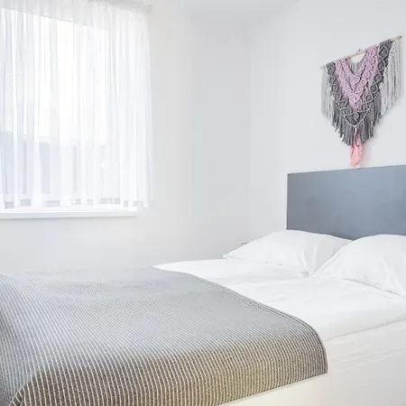 Aparthotel Jezynowa 20 - Przestronne Z Placem Zabaw 4*